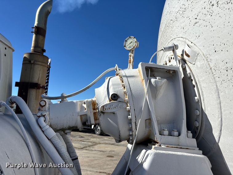 image for item FC1611 1994 International F-2574 ready mix truck