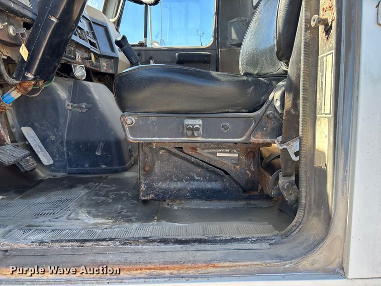 image for item FC1611 1994 International F-2574 ready mix truck