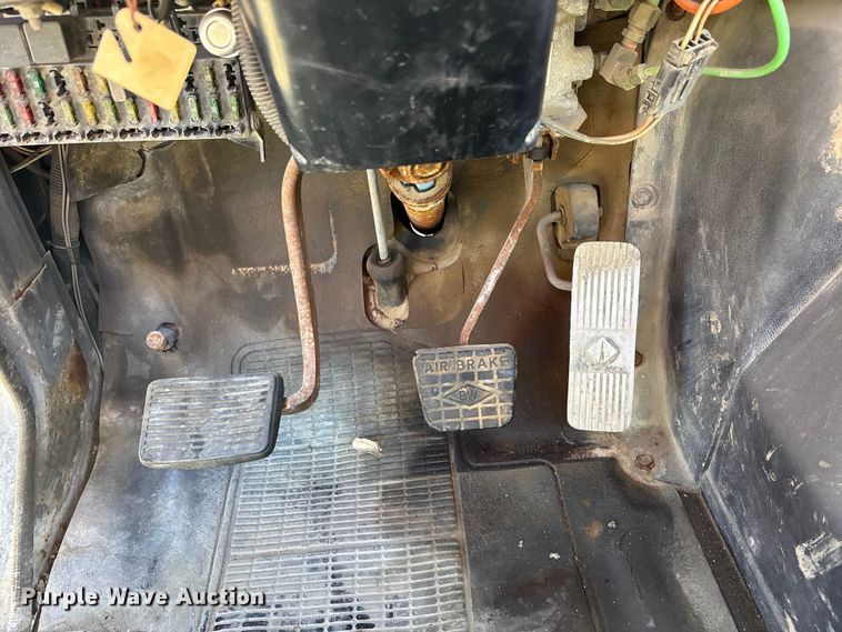 image for item FC1611 1994 International F-2574 ready mix truck