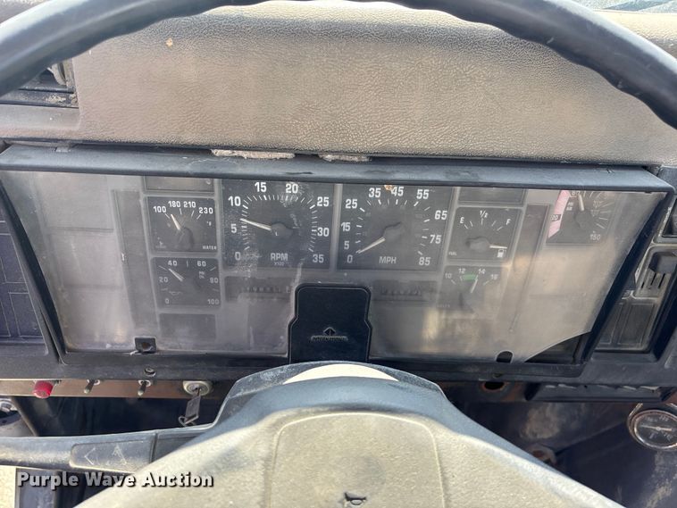 image for item FC1611 1994 International F-2574 ready mix truck