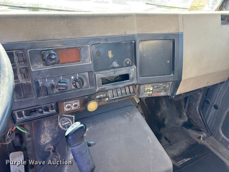 image for item FC1611 1994 International F-2574 ready mix truck
