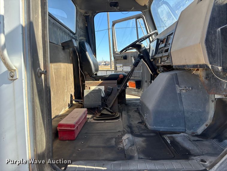 image for item FC1611 1994 International F-2574 ready mix truck