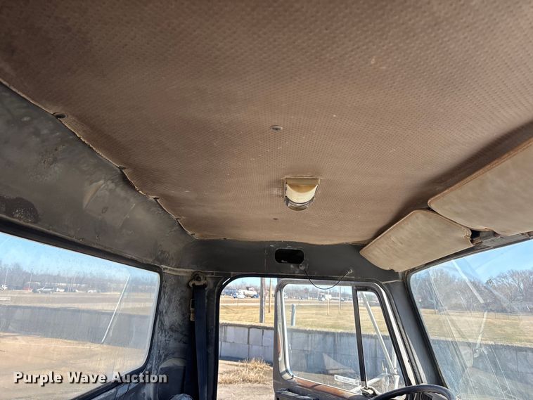 image for item FC1611 1994 International F-2574 ready mix truck