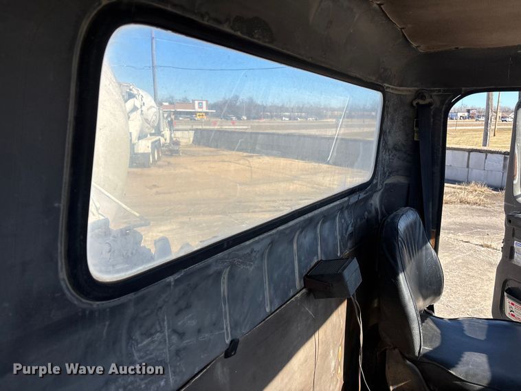 image for item FC1611 1994 International F-2574 ready mix truck