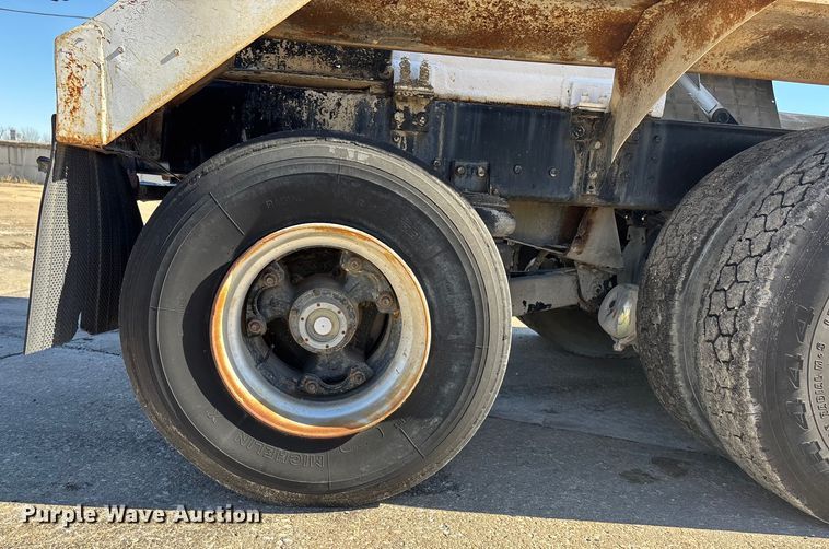 image for item FC1611 1994 International F-2574 ready mix truck