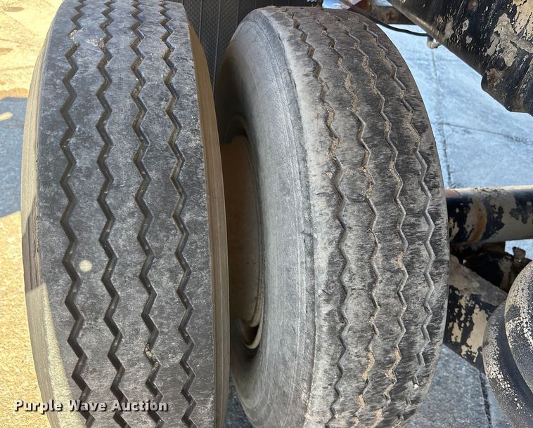 image for item FC1611 1994 International F-2574 ready mix truck