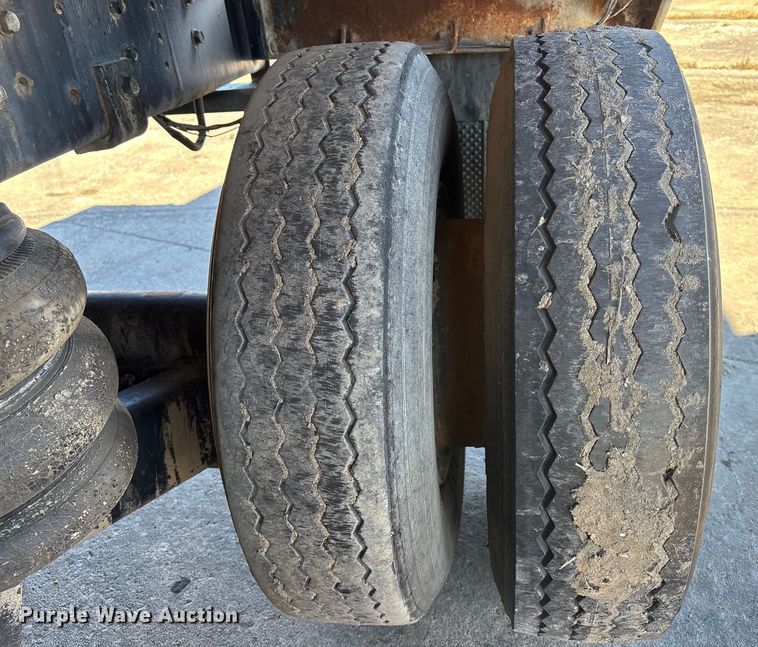 image for item FC1611 1994 International F-2574 ready mix truck