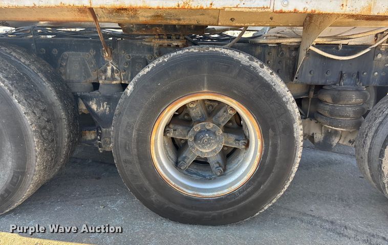 image for item FC1611 1994 International F-2574 ready mix truck