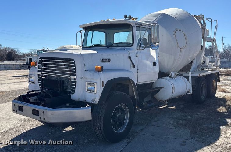 image for item FC1612 1995 Ford LT8000 ready mix truck