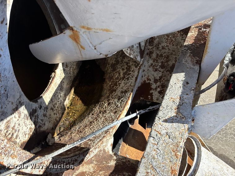 image for item FC1612 1995 Ford LT8000 ready mix truck