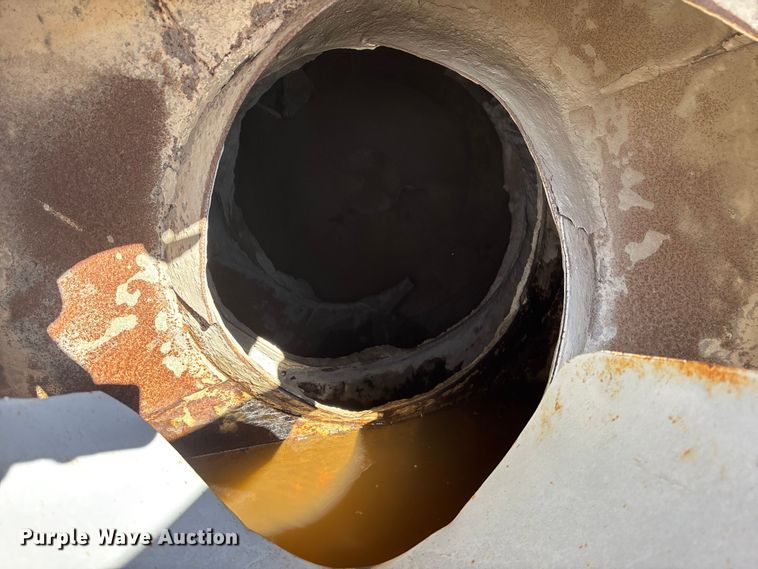 image for item FC1612 1995 Ford LT8000 ready mix truck