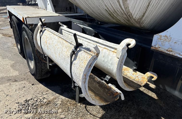 image for item FC1612 1995 Ford LT8000 ready mix truck