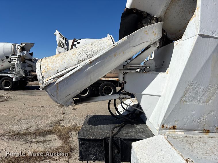 image for item FC1612 1995 Ford LT8000 ready mix truck