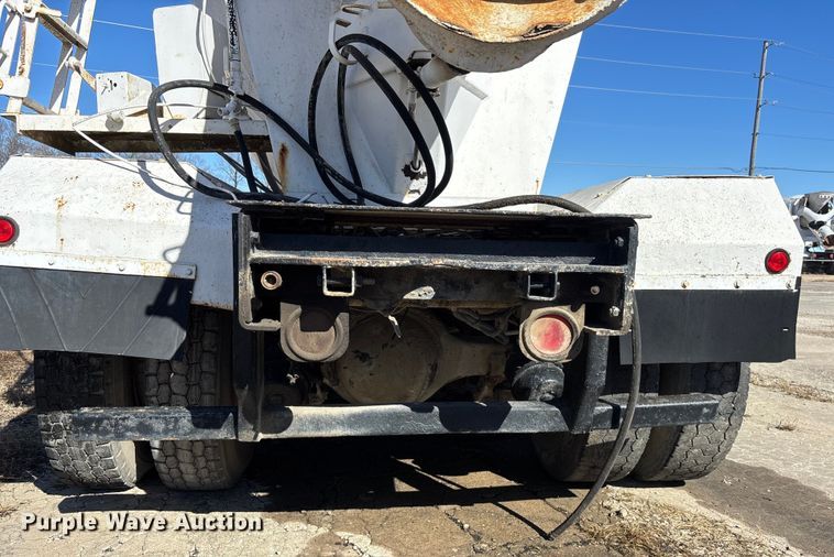 image for item FC1612 1995 Ford LT8000 ready mix truck