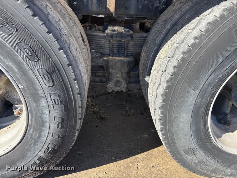 image for item FC1612 1995 Ford LT8000 ready mix truck