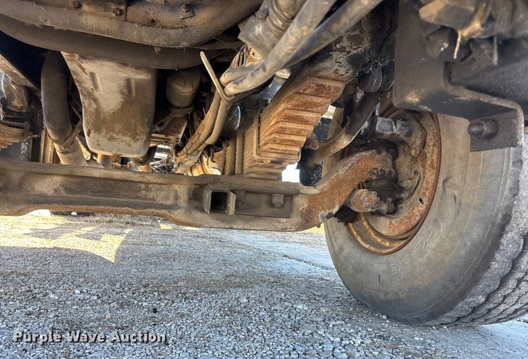 image for item FC1612 1995 Ford LT8000 ready mix truck