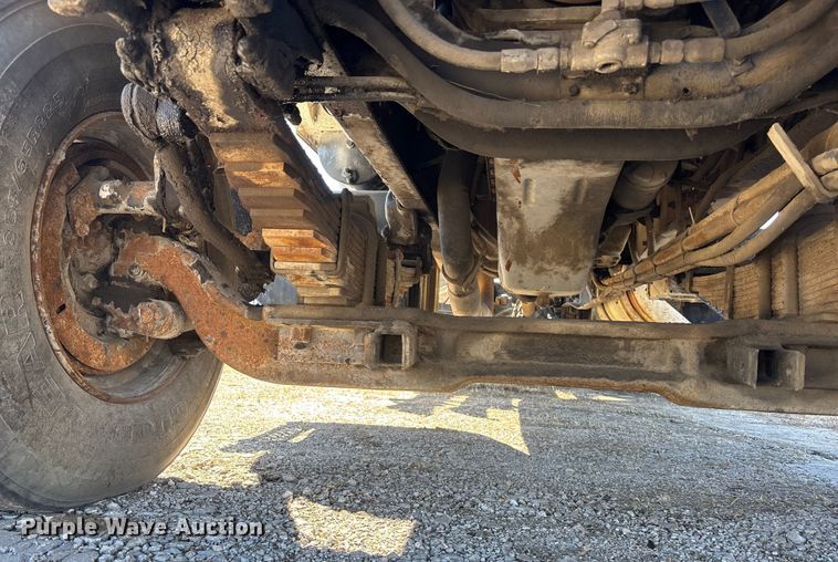 image for item FC1612 1995 Ford LT8000 ready mix truck