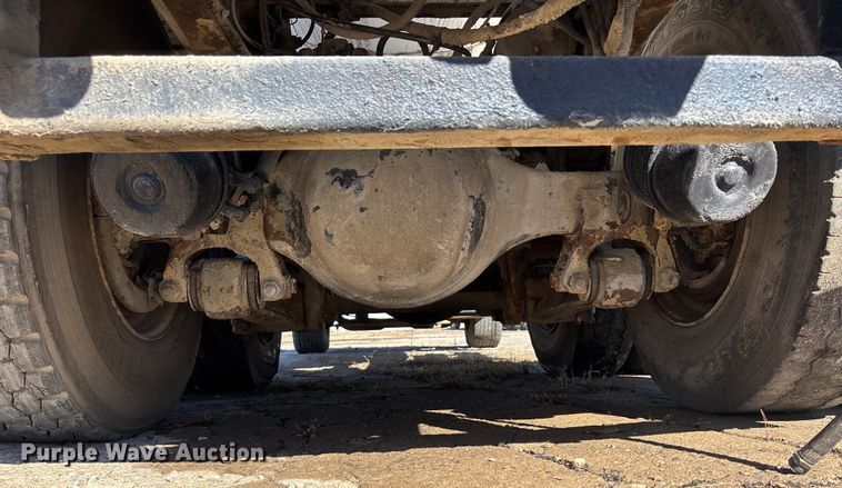 image for item FC1612 1995 Ford LT8000 ready mix truck