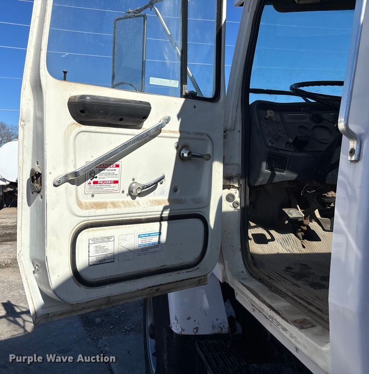 image for item FC1612 1995 Ford LT8000 ready mix truck