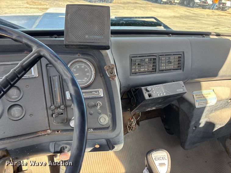 image for item FC1612 1995 Ford LT8000 ready mix truck