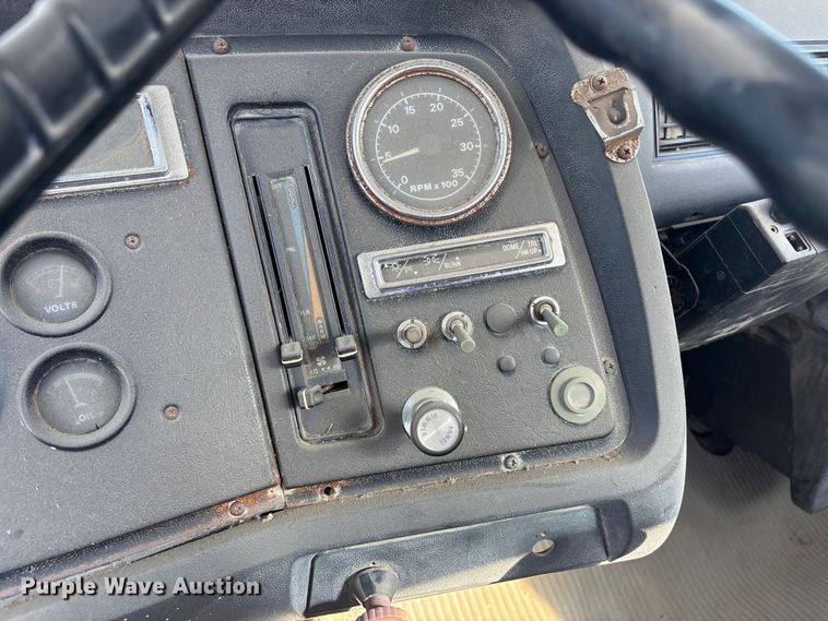 image for item FC1612 1995 Ford LT8000 ready mix truck