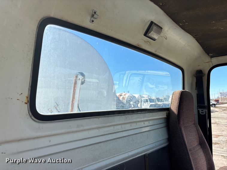 image for item FC1612 1995 Ford LT8000 ready mix truck