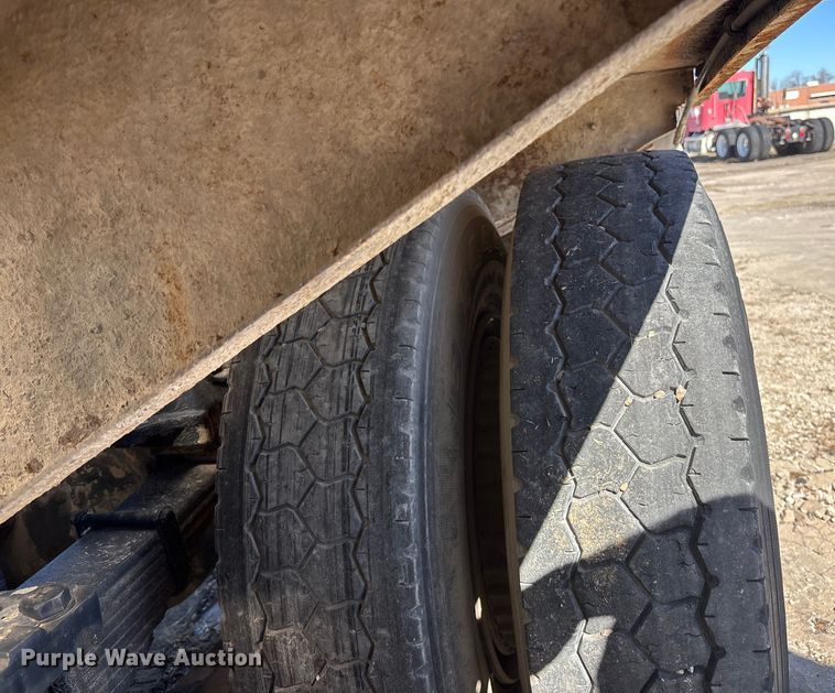 image for item FC1612 1995 Ford LT8000 ready mix truck