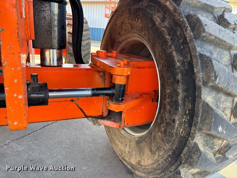 image for item FC1616 2007 JLG 600 SK boom lift