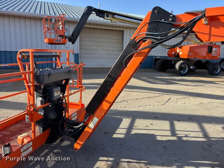 image for item FC1616 2007 JLG 600 SK boom lift