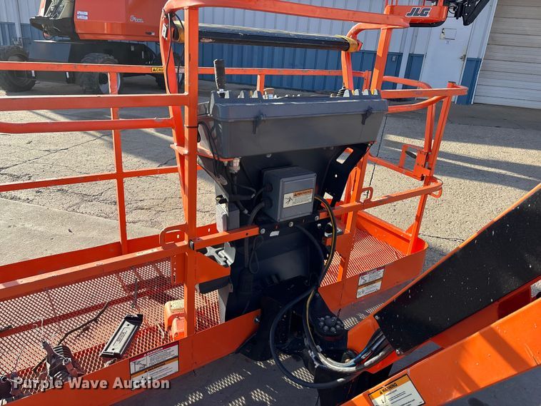 image for item FC1616 2007 JLG 600 SK boom lift