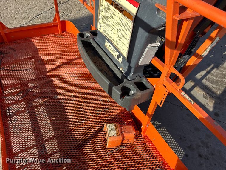 image for item FC1616 2007 JLG 600 SK boom lift