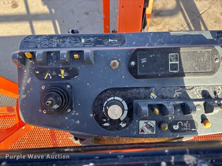 image for item FC1616 2007 JLG 600 SK boom lift