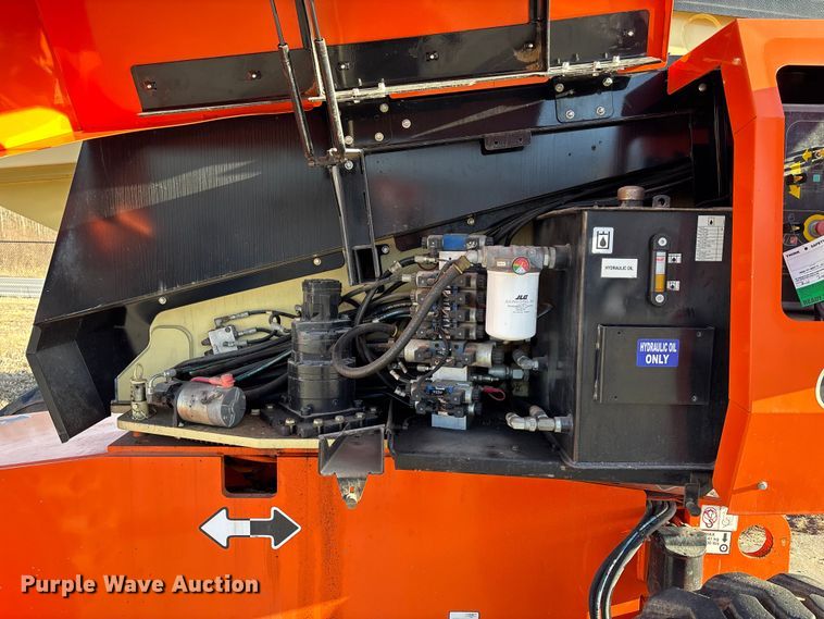 image for item FC1616 2007 JLG 600 SK boom lift
