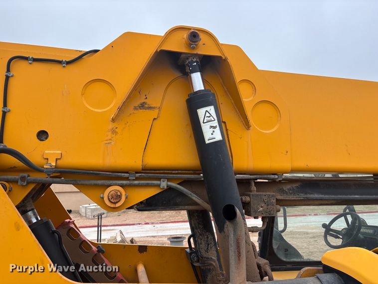 image for item FC2022 2015 JCB 510-56 telehandler