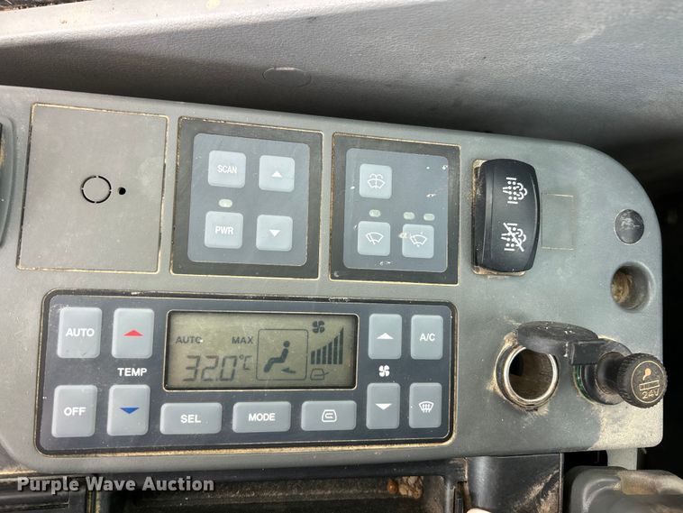 image for item FC5029 2018 Doosan DX300LC-5 long reach excavator