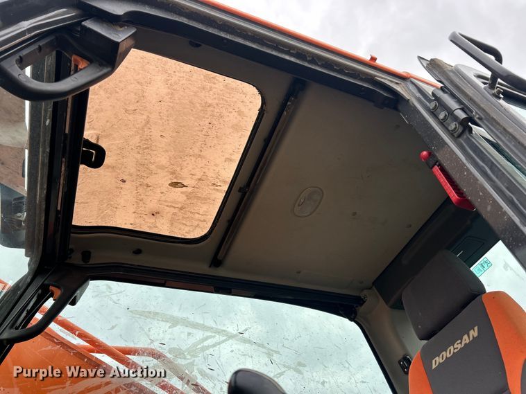 image for item FC5029 2018 Doosan DX300LC-5 long reach excavator