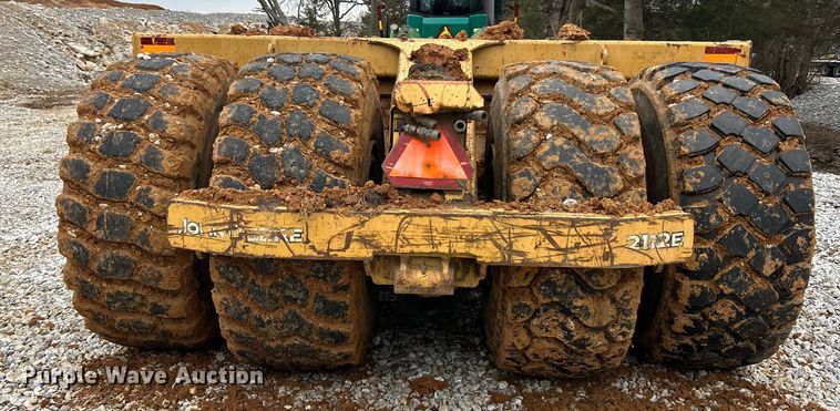 image for item FC5034 2007 John Deere 2112E scraper