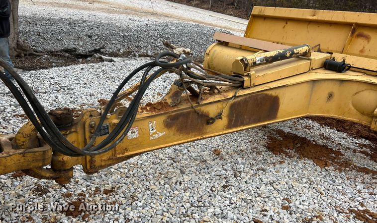 image for item FC5034 2007 John Deere 2112E scraper