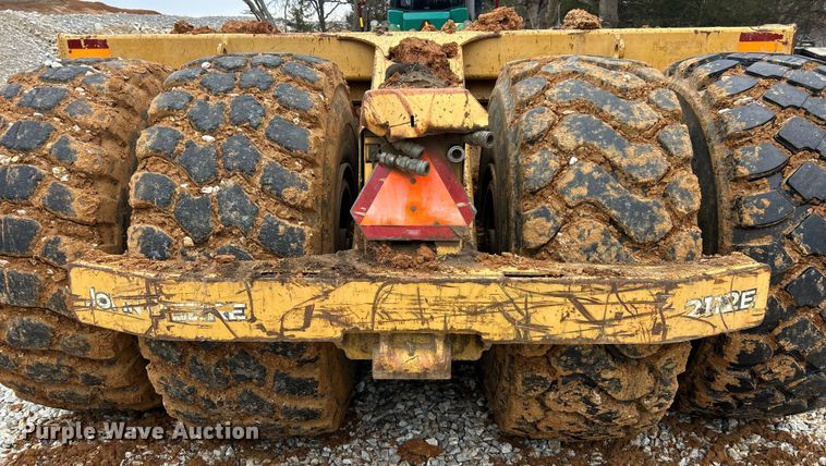 image for item FC5034 2007 John Deere 2112E scraper