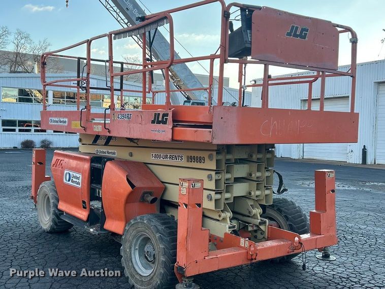 image for item FC5055 2011 JLG 4394RT scissor lift
