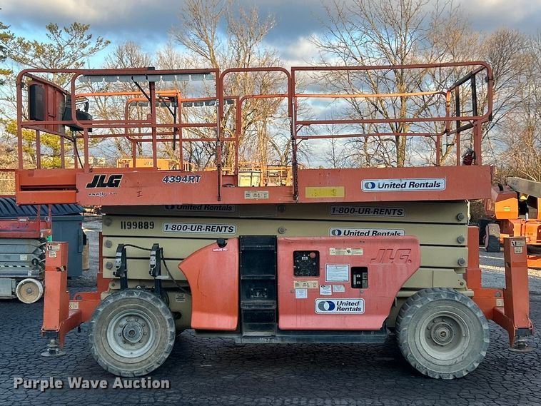 image for item FC5055 2011 JLG 4394RT scissor lift