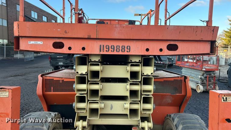 image for item FC5055 2011 JLG 4394RT scissor lift