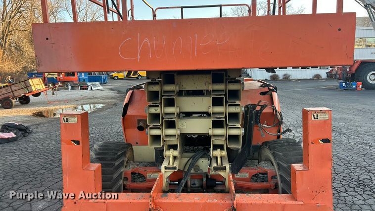 image for item FC5055 2011 JLG 4394RT scissor lift