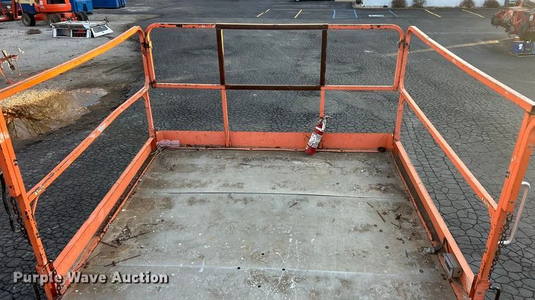 image for item FC5055 2011 JLG 4394RT scissor lift