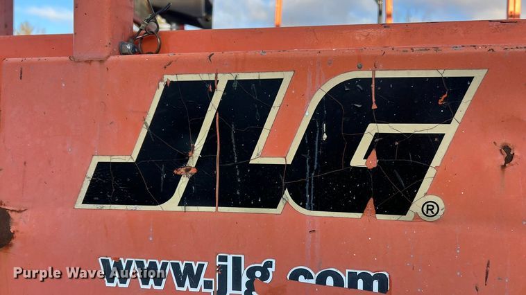 image for item FC5055 2011 JLG 4394RT scissor lift
