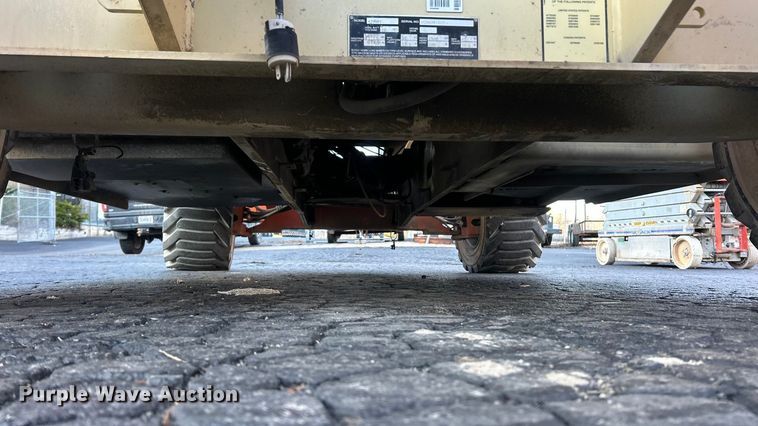 image for item FC5055 2011 JLG 4394RT scissor lift