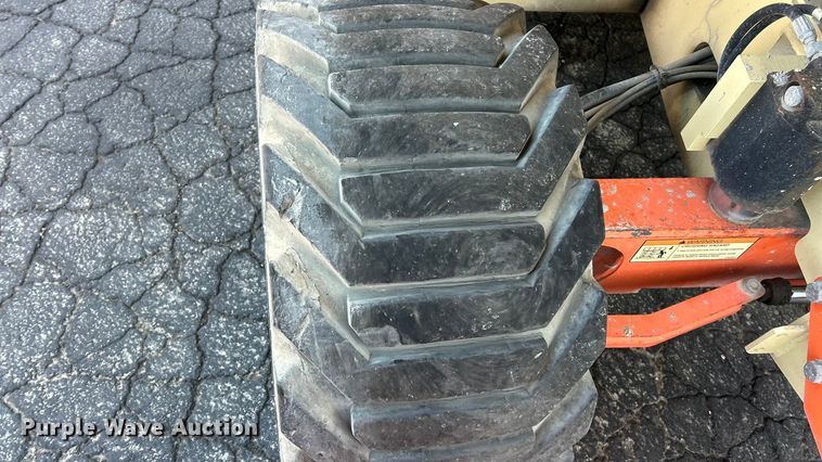 image for item FC5055 2011 JLG 4394RT scissor lift