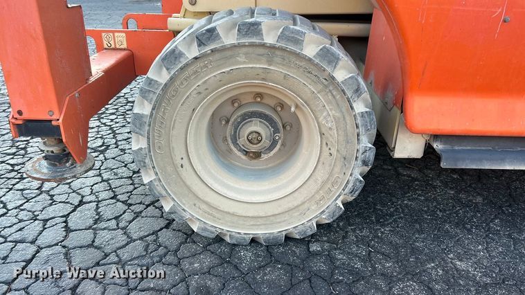 image for item FC5055 2011 JLG 4394RT scissor lift