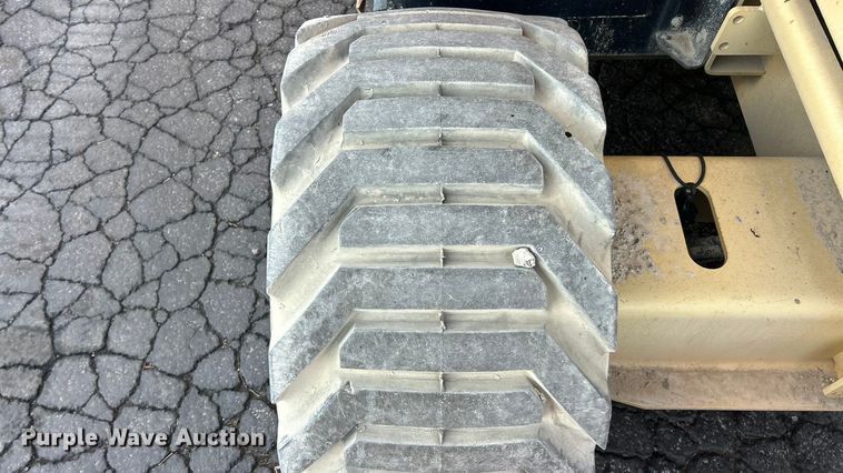 image for item FC5055 2011 JLG 4394RT scissor lift