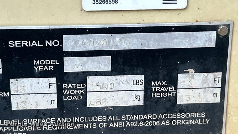 image for item FC5055 2011 JLG 4394RT scissor lift